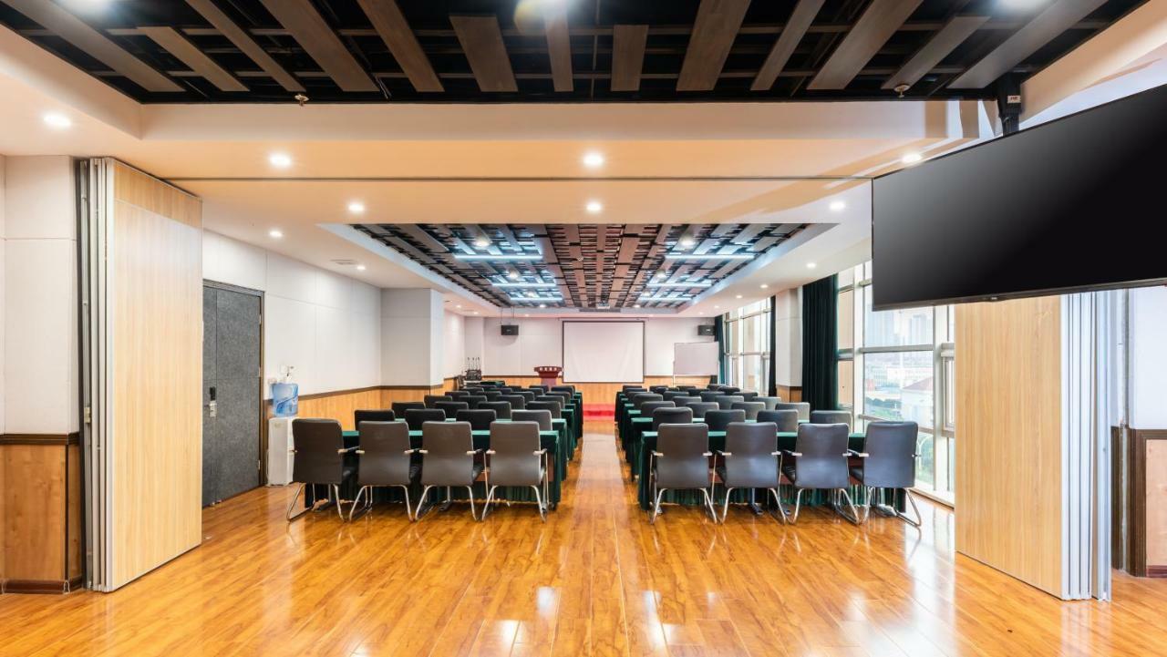 Nostalgia Hotel Near Tianjin Polar Ocean Word- Tianjin Fonte Joy World, 10 Minutes Drive Away From Tianjin Tanggu High-Speed Railway Station, Free Ice-Cream, Mineral Water, Snacks And Laundry Service, English Communication Well ภายนอก รูปภาพ